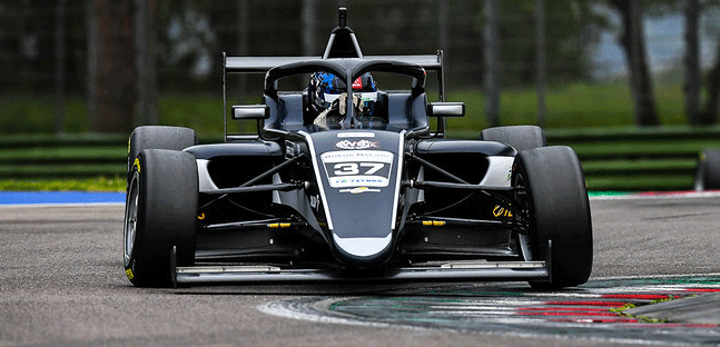 Imola, libere 2<br />Sztuka davanti a Ugochukwu<br />
