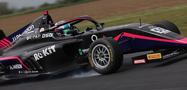 British F4 a Snetterton<br />Gowda accorcia le distanze