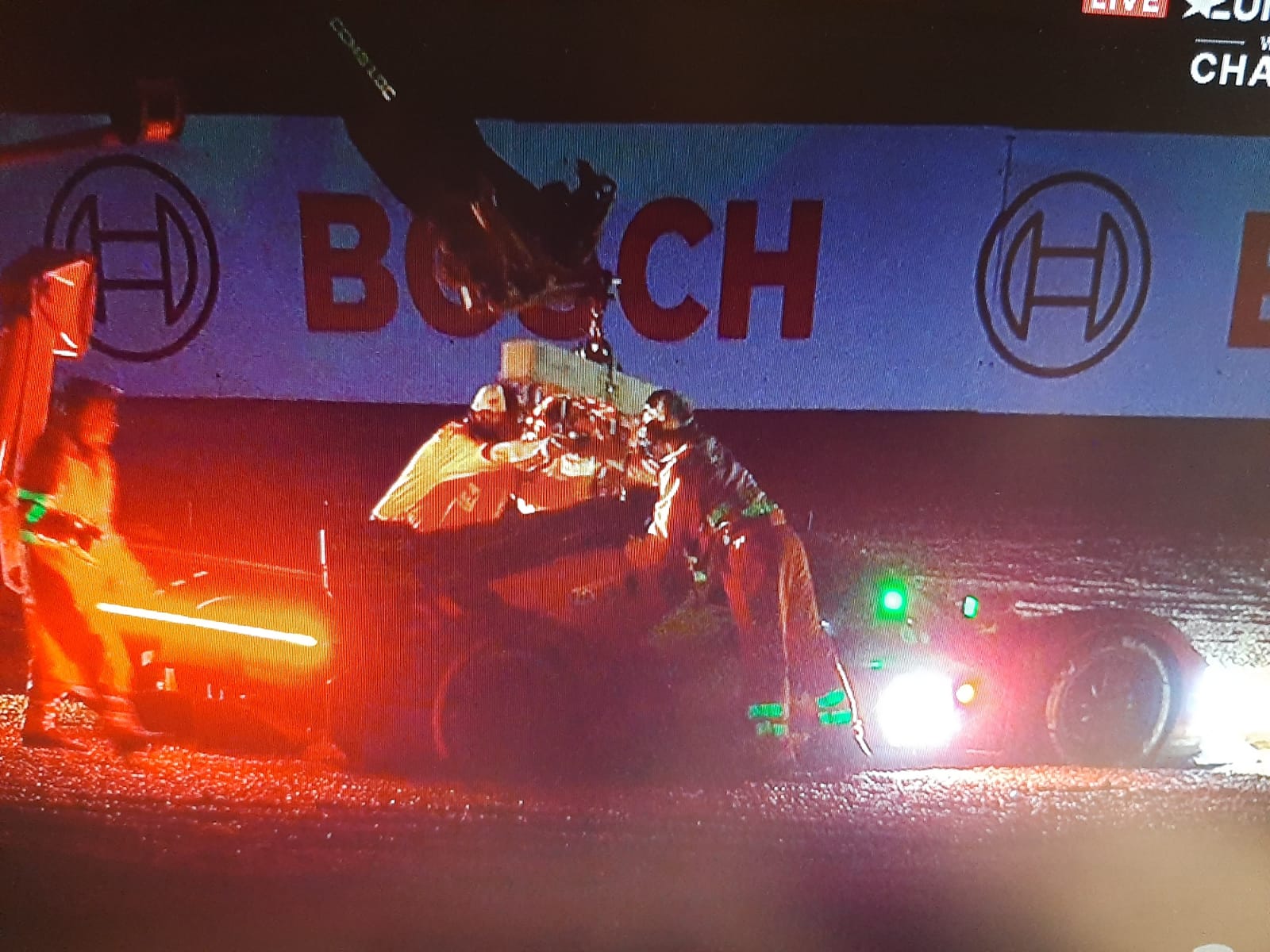 Le Mans - Ore 24<br />Pier Guidi coinvolto in un incidente<br />Kobayashi crash si deve ritirare