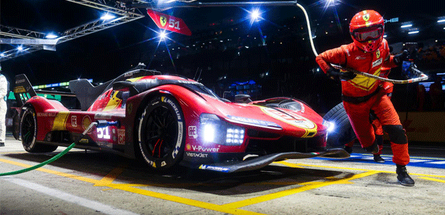 Le Mans - Ore 01.30<br />Toyota leader, poi Peugeot e Ferrari