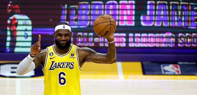 LeBron James dar&agrave; il via<br />all’edizione del centenario