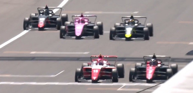 Monza, gara 1<br />Garc&igrave;a in volata, paura per Grant