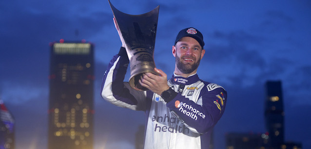 Van Gisbergen firma con Trackhouse<br />Il campione Supercars full-time in NASCAR