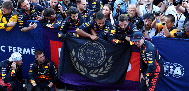 Red Bull campione del mondo<br />La McLaren batte la Ferrari<br />