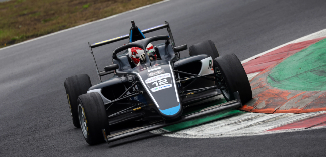 Monza - Gara 3<br />Pradel beffa Slater<br />Powell campione rookie