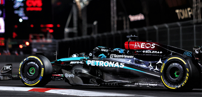 Las Vegas - Qualifica<br />Un super Russell batte Sainz