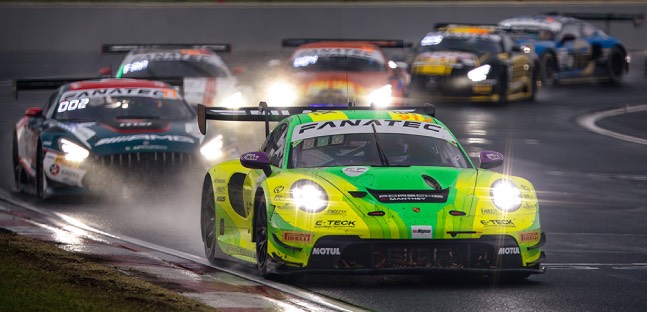 IGTC, 12 Ore di Bathurst<br />Porsche torna al successo<br />