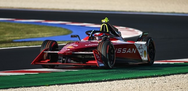 Squalificato da Costa <br />Rowland eredita la vittoria di Misano