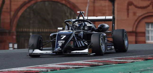 Oulton Park, gare<br />Vittoria e podio per Sharp