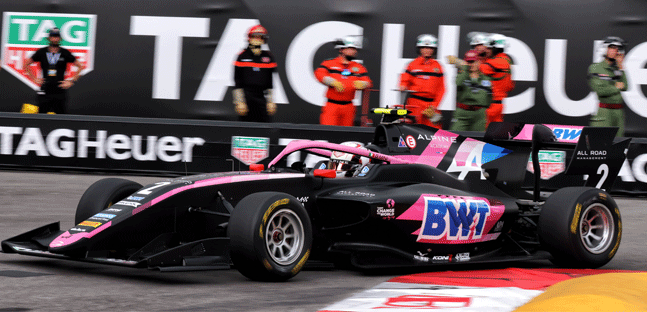 Monte Carlo - Qualifica<br />Min&igrave; d&agrave; spettacolo, sua la pole