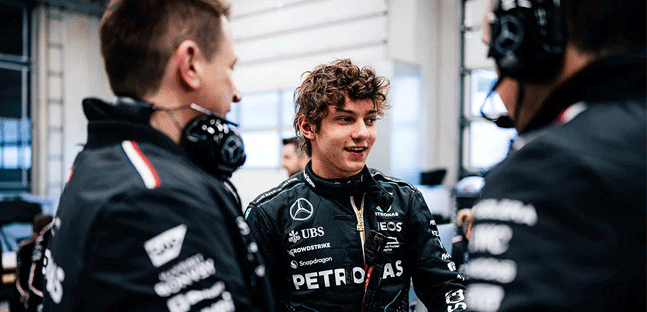 Mercedes punta su Antonelli<br />Svaniscono le chance di Sainz