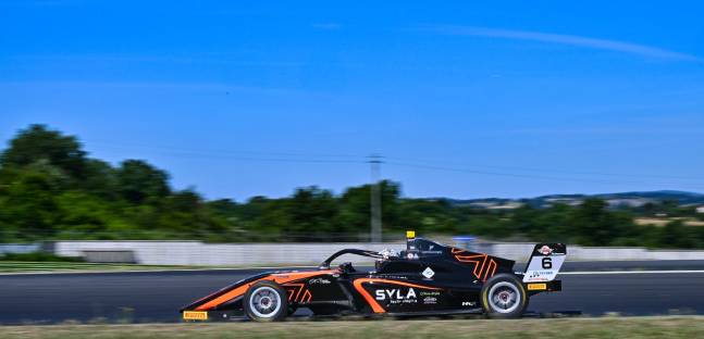 Vallelunga, libere 1<br />Il primo leader &egrave; Yamakoshi