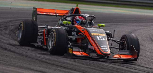 Budapest, libere 1<br />Badoer comincia in vetta