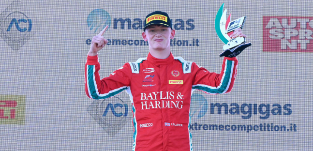 Imola - Gara 3<br />Clamoroso errore di Yamakoshi, <br />Slater ne approfitta e torna leader