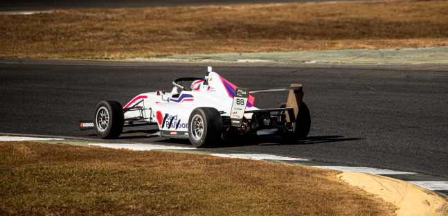 Goi&acirc;nia, qualifica<br />Doppia pole per Pavie