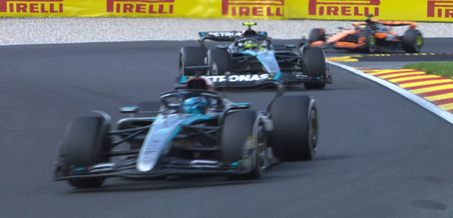 Spa - La cronaca<br />Doppietta Mercedes, Russell-Hamilton