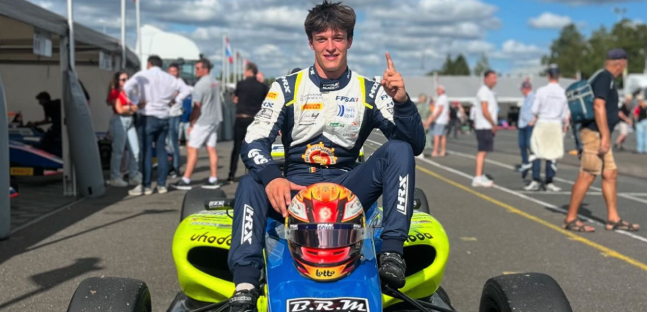 Magny-Cours - Qualifica<br />Stevenheydens ancora in pole