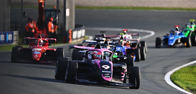 Zandvoort, gara 1<br />Pulling domina, Pin penalizzata