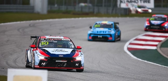 TCR World Tour a Inje<br />A segno Bucham, Azcona e Bj&ouml;rk