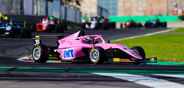 Wheldon perde il podio<br />Prima top-3 per Anurag