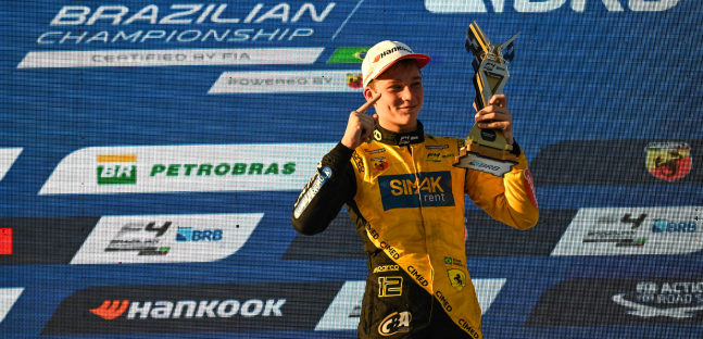 Brutto incidente nella F4 brasiliana<br />Nobels salta Macao per infortunio<br />