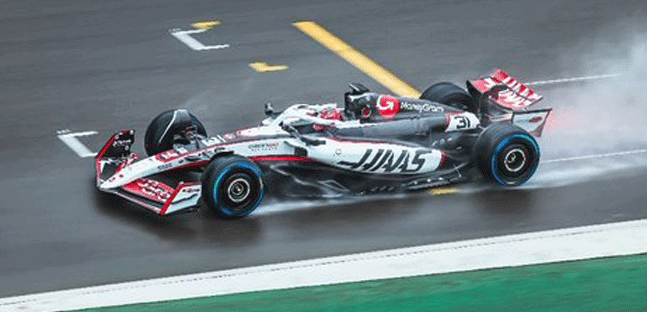 In pista la Haas VF-25<br />Sospensione anteriore fatta in casa