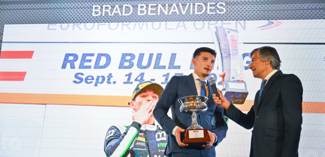 AIX annuncia Benavides e Hedley