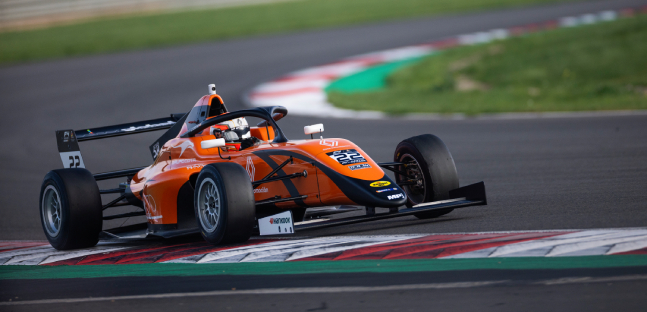 Los Arcos, qualifica 2<br />Cota batte un colpo