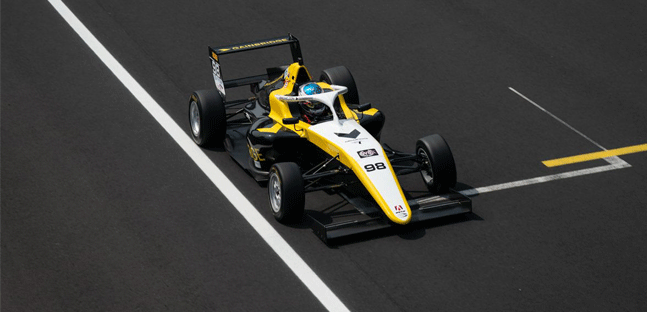 Test a Monza, 2° giorno<br />Wheldon conclude da leader