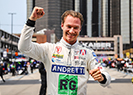 Detroit, gara<br />Hauger cala il poker<br />