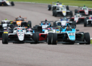 F4 britannica a Thruxton, gare<br />Tris di vincitori, Moln&aacute;r in testa