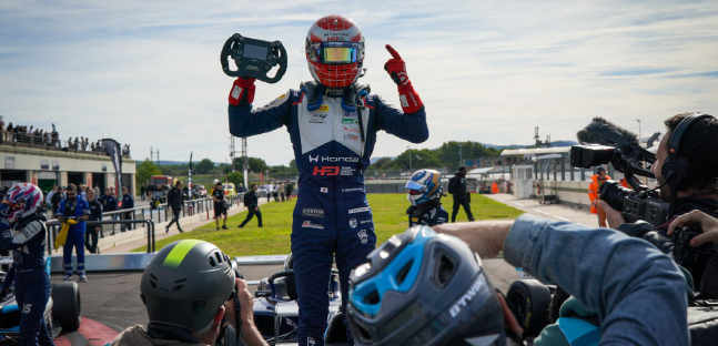 Le Castellet - Gara 3<br />Tsuchihashi chiude la stagione