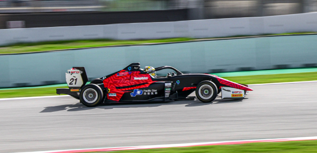 Montmel&oacute;, gare<br />Yeh conclude in bellezza