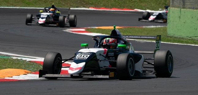 Consani gi&ugrave; dal podio di gara 2<br />Ne approfittano Cosma e Kr&auml;ling