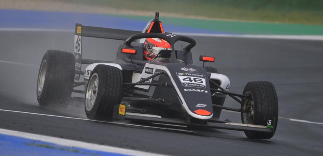 Misano - Qualifica serie 1-2<br />Borenstein vola, Bansal per 0