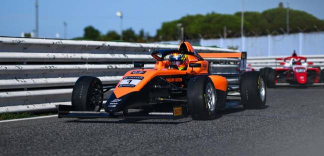 Misano - Gara 2 A/B<br />Pazzo finale, ne approfitta Costoya