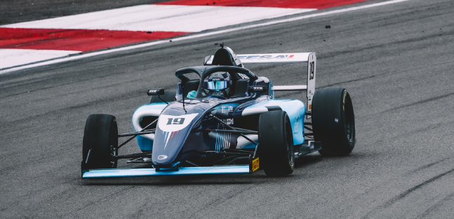 Ramaekers fa i test a Le Castellet<br />Bouzar &egrave; ufficialmente campione 