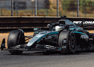 Duerksen fa la storia del Paraguay<br />guidando la Mercedes F1 del 2025