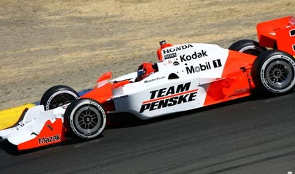 Sonoma, libere 1-2: Helio Castroneves più forte del fuoco