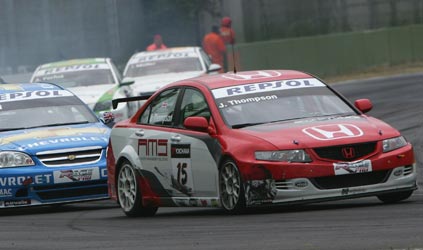 Imola - Gara 2<br>Thompson, Honda travolgente