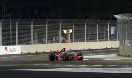 Singapore - Libere 1<br>Hamilton splende nella notte