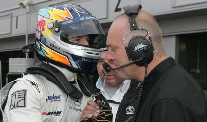 Donington, qualifica 2: Oliver Oakes in pole prima della pioggia