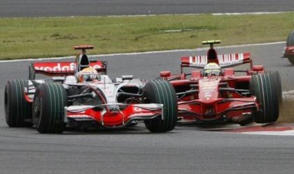 Hamilton e Massa<br>Il gioco si fa duro
