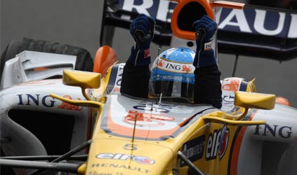 Fernando Alonso splende, Renault sorprende
