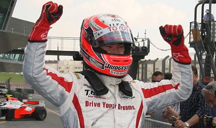 Asia - Dubai, gara 1: Kobayashi vince davanti a Valsecchi