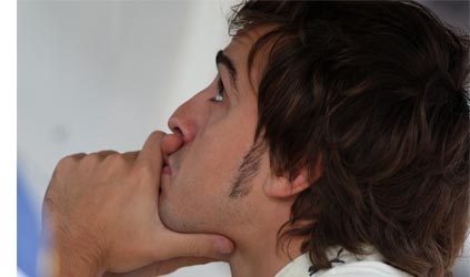Alonso che paura in aereo<br>in fase di decollo a Malindi