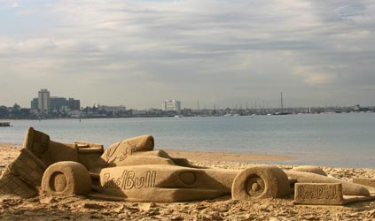 Il Tema - Perché la FIA ha deciso<br>di rovinare il campionato 2009