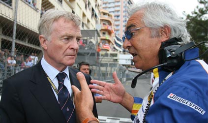 Continua il braccio di ferro<br>tra Max Mosley e i costruttori