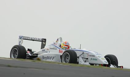 Nurburgring, qualifica 1: tris di pole di Laurens Vanthoor