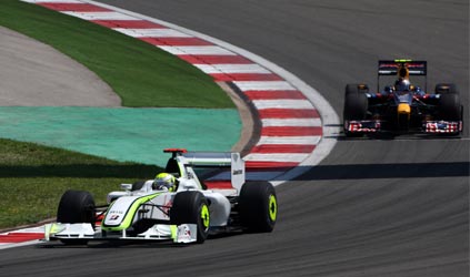 Istanbul - Gara<br>Jenson Button trita tutti